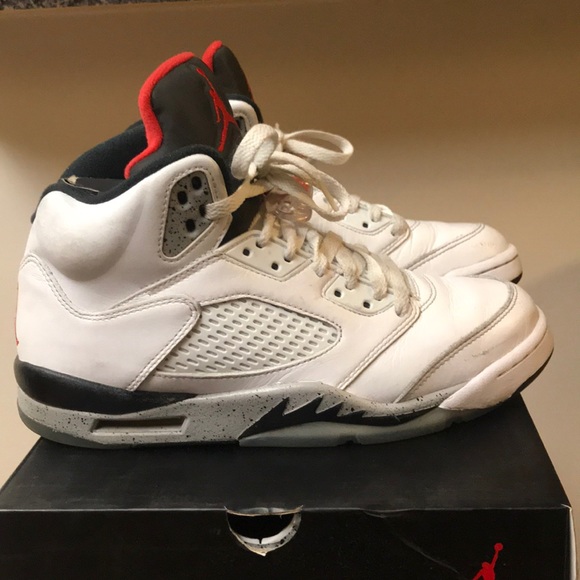 Authentic Air Jordan 5 Retro - Picture 4 of 5